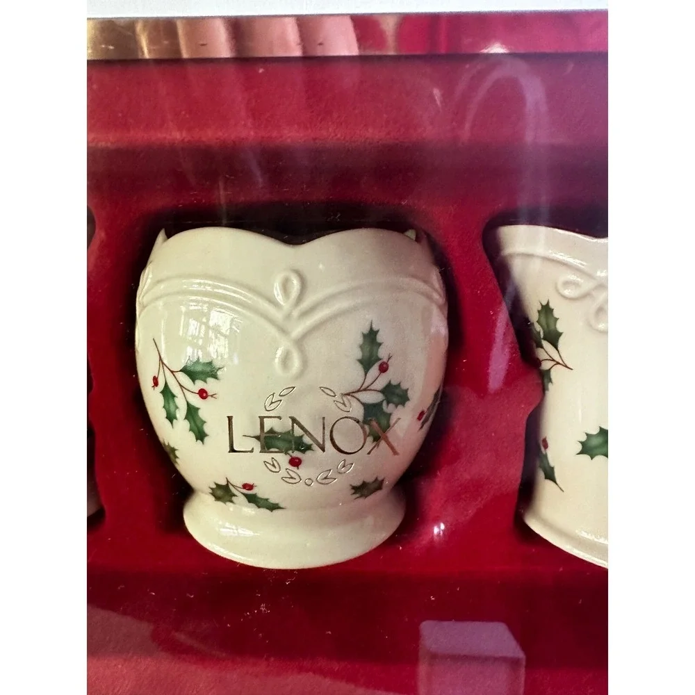 Lenox Holiday Bud Vases Set of 3 Christmas Holly Berries Floral‎ Decor